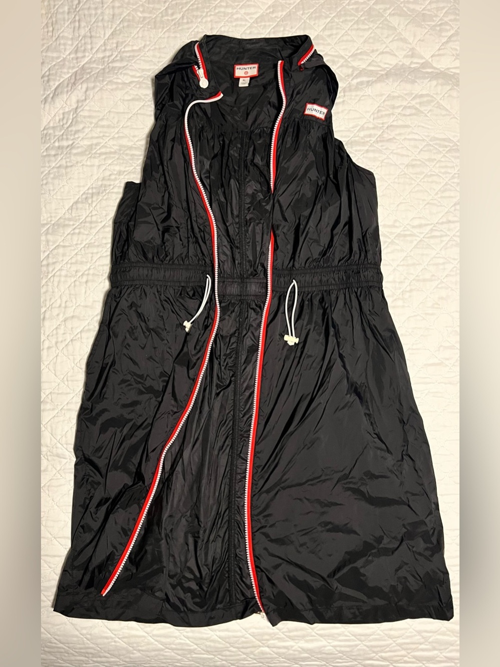 Hunter Black Hooded Sleeveless Coat with Red-Trim Zip - Picture 2 of 4
